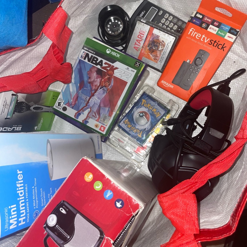 Assorted Electronics And Games Bundle - image 3